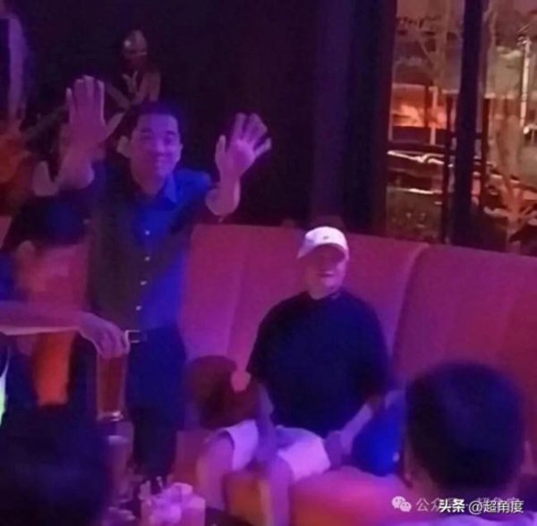 德恒财富 马云现身阿里园区酒吧 挥手致意 重返园区参与度高